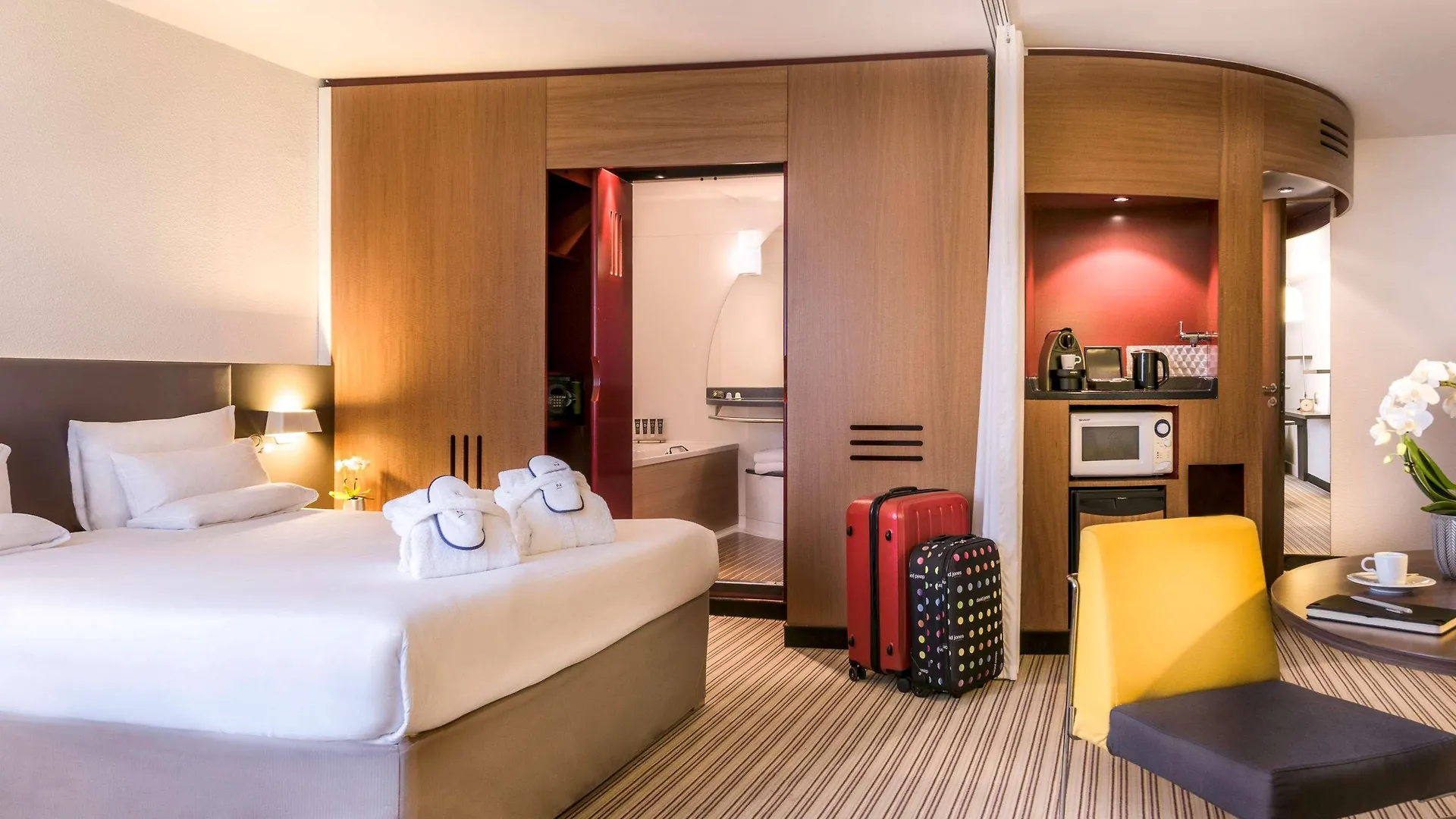 Novotel Suites Cannes Centre 4*,