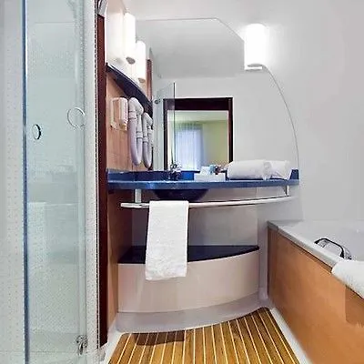 Novotel Suites Cannes Centre 4*,