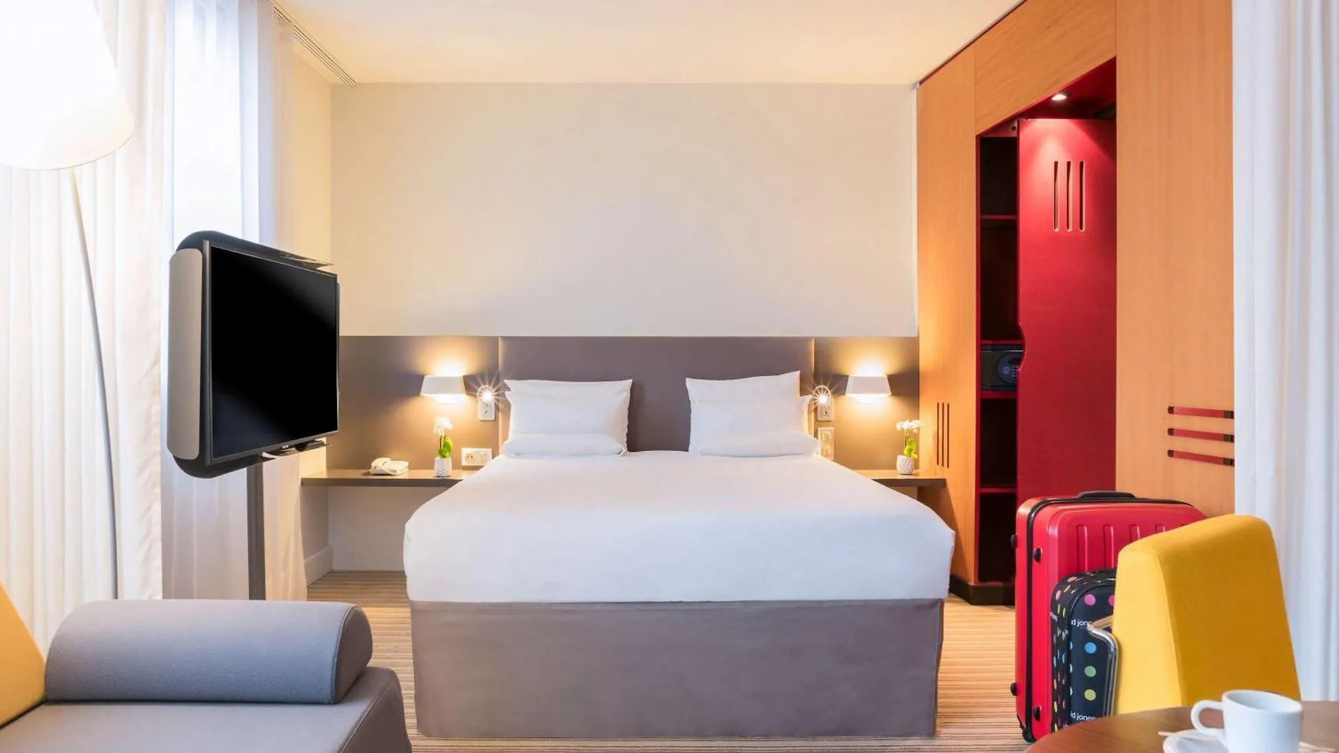 Novotel Suites Cannes Centre 4*,  France